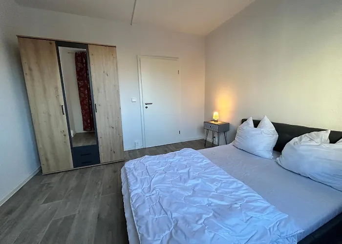 3 Zimmer, Balkon, Einzelbetten, Kueche