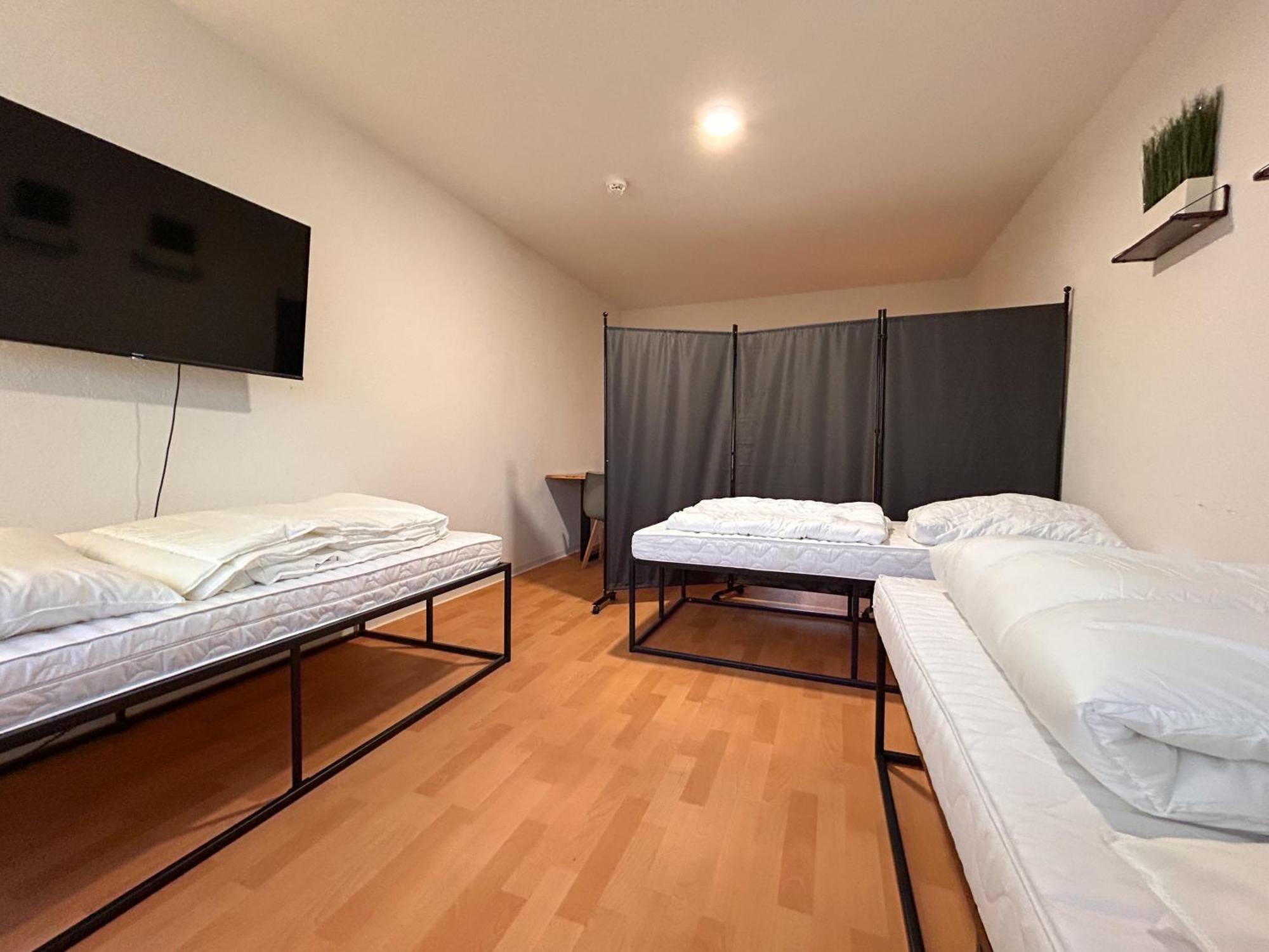 3 Zimmer, Balkon, Einzelbetten, Kueche *