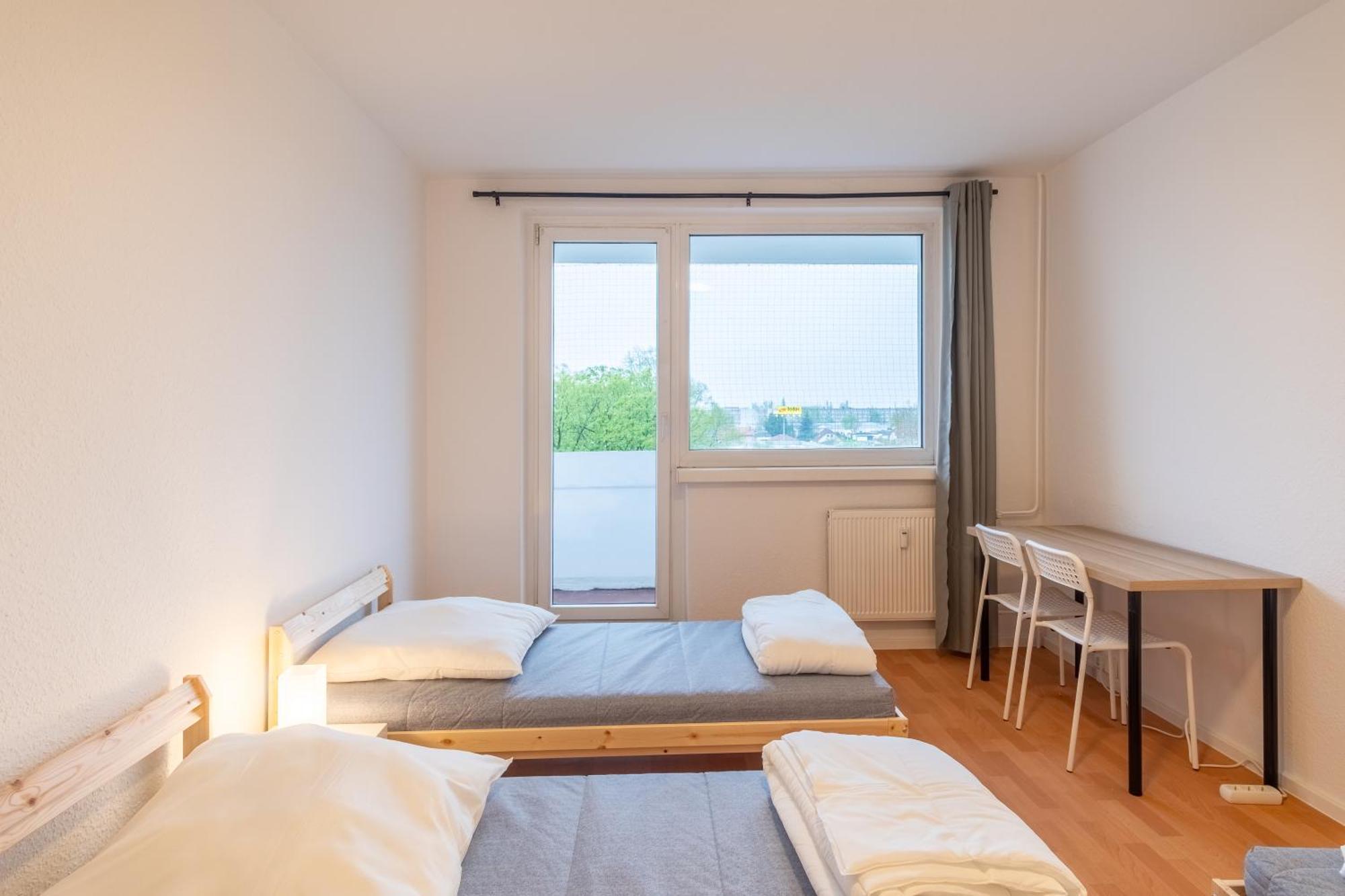 3 Zimmer, Balkon, Einzelbetten, Kueche Magdeburg